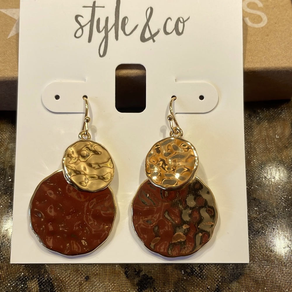 Ladies earrings